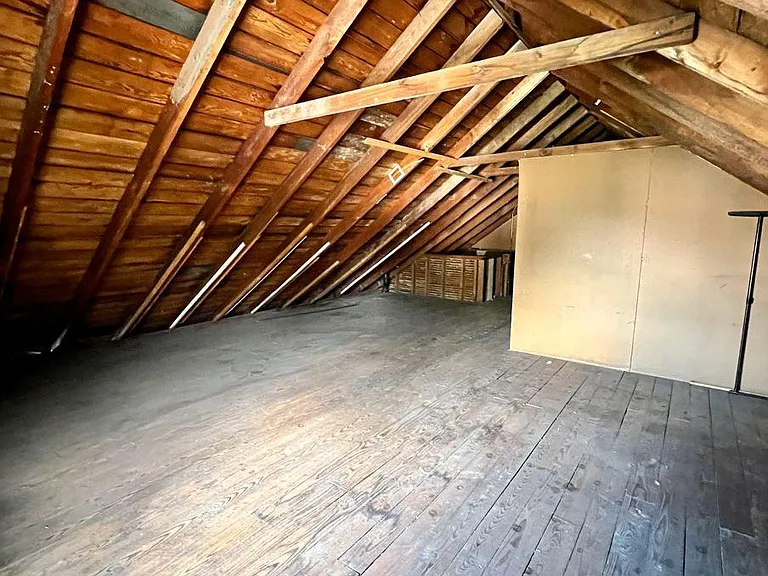 887 Woodbine Ave — Photo 14