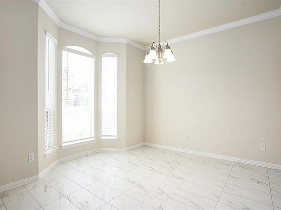 3rd image of 1818 Benbrook Hollow Ln