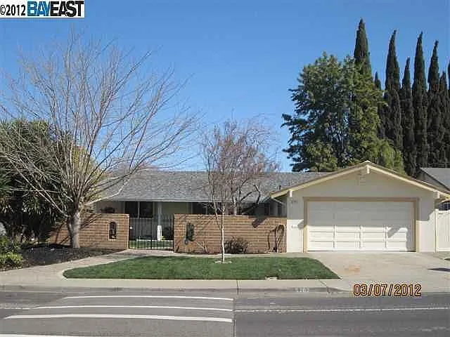 5262 Charlotte Way photo 1