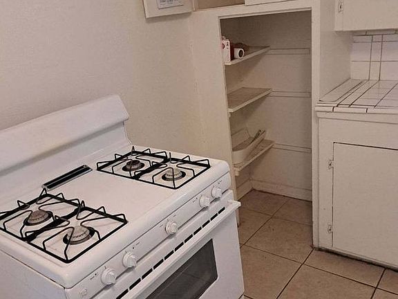 5th image of 802 Roberts Ln #802