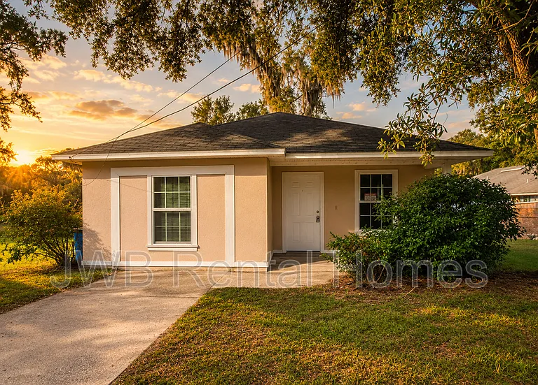 488 Arlington Rd — Photo 1