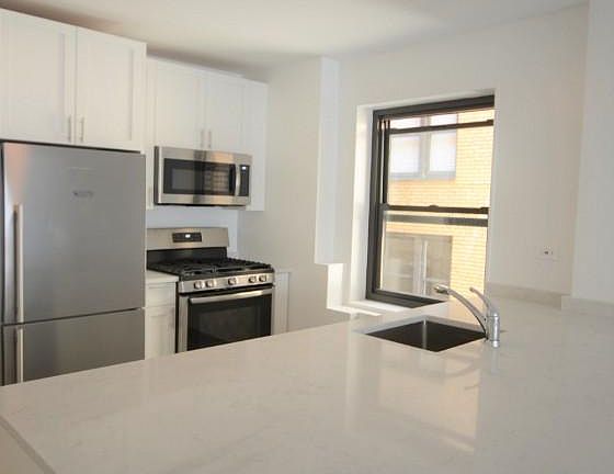 4th image of 412 E 55th St APT 8B