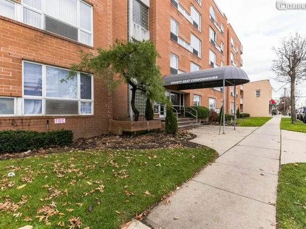 205 Mineola Blvd APT 2I, Mineola, NY 11501