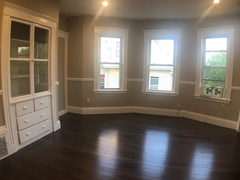 368 Park St — Photo 8