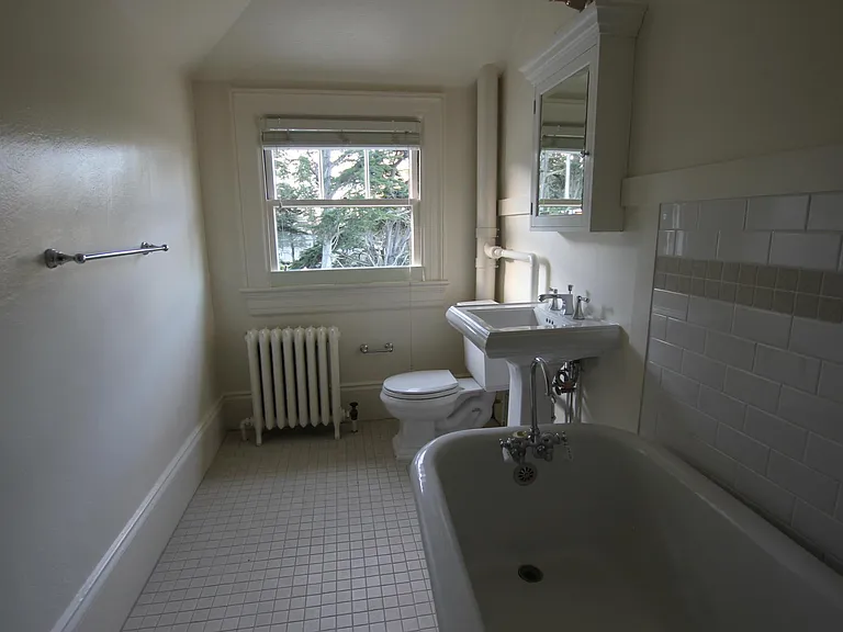 1326 Kobbe Ave #B — Photo 4