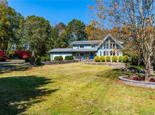 1061 E Lake Rd, Oakdale, CT 06370