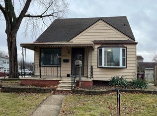 8316 Coolidge Ave, Center Line, MI 48015