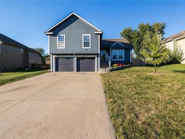 1806 Brent Ln, Lees Summit, MO 64063