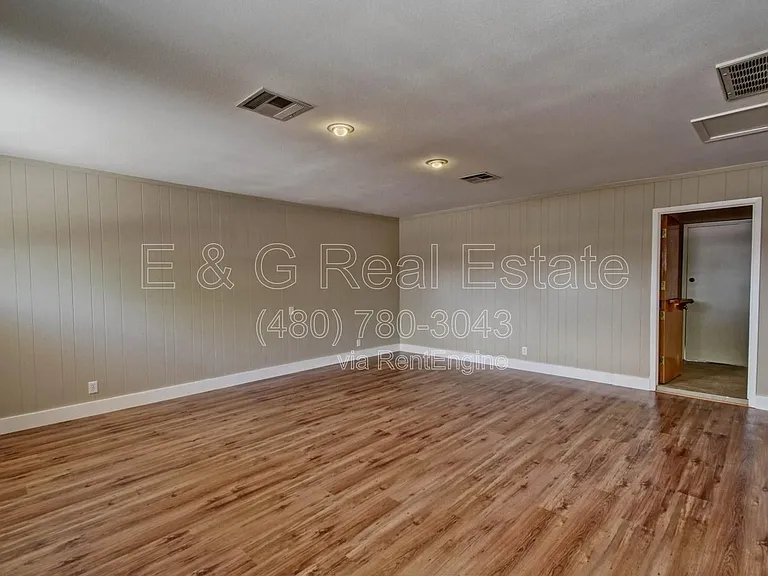 1030 E Manhatton Dr — Photo 27