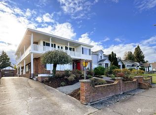 218 W 9th St, Port Angeles, WA