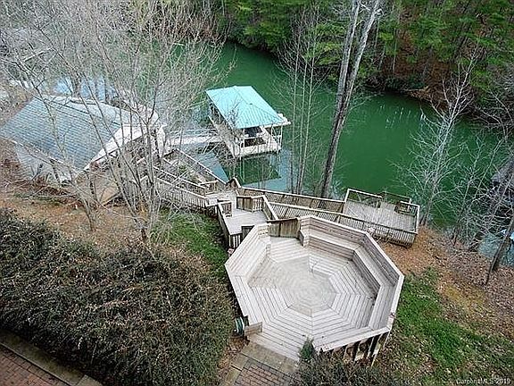 3rd image of 192 Lake Club Dr