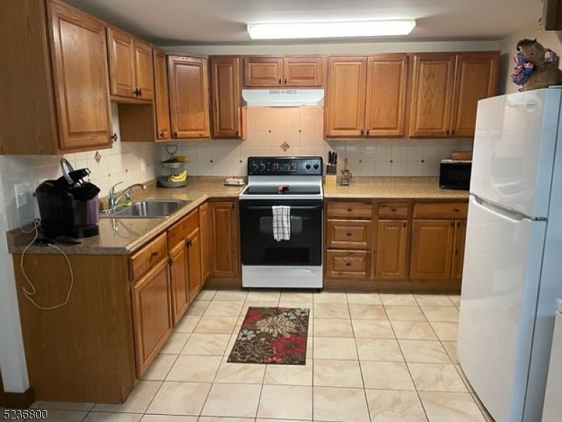 1st image of 16 Walling Ave #209