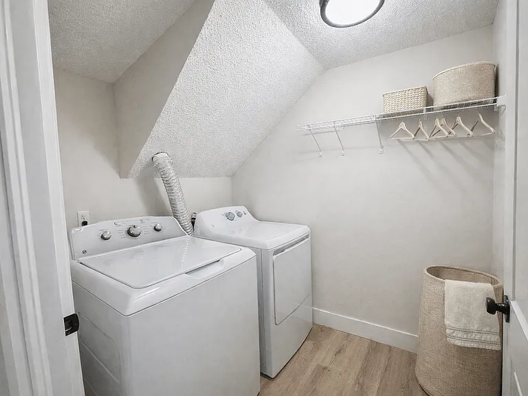 Parkmead Apartments — Photo 8