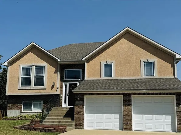 1205 Wildflower Rd, Warrensburg, MO 64093