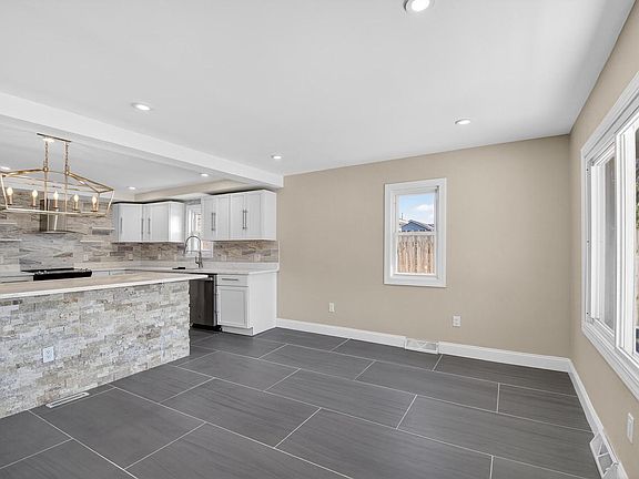 4th image of 4414 17th STREET