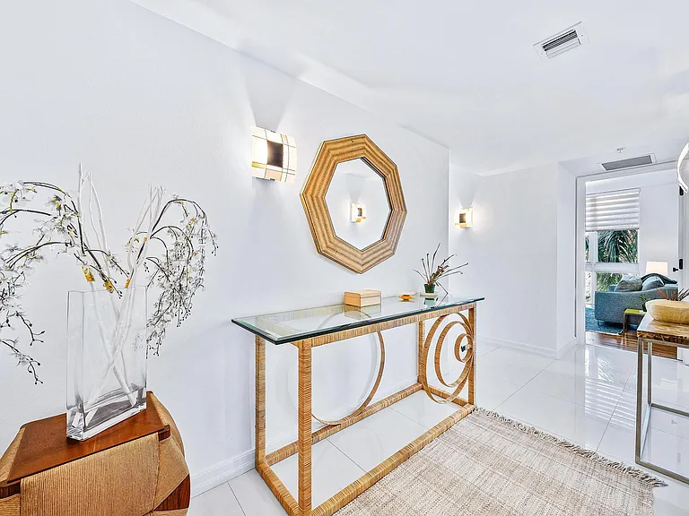 550 Okeechobee Blvd #422 — Photo 5