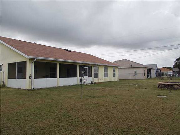 2nd image of 1801 SE Dranson Cir