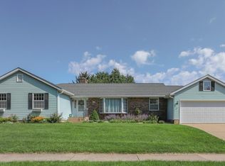 511 Richmond Hill Dr, Geneseo, IL 61254
