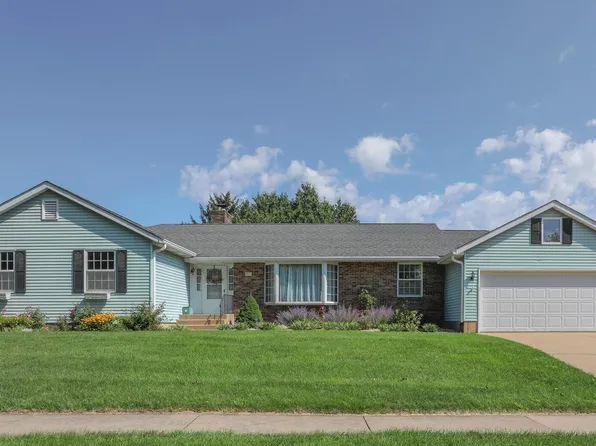 511 Richmond Hill Dr, Geneseo, IL 61254