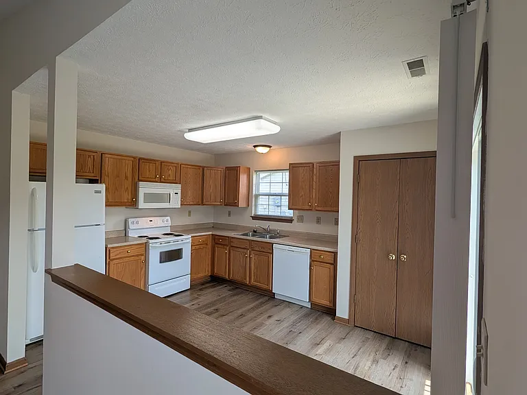 90 Phillips Ct — Photo 8