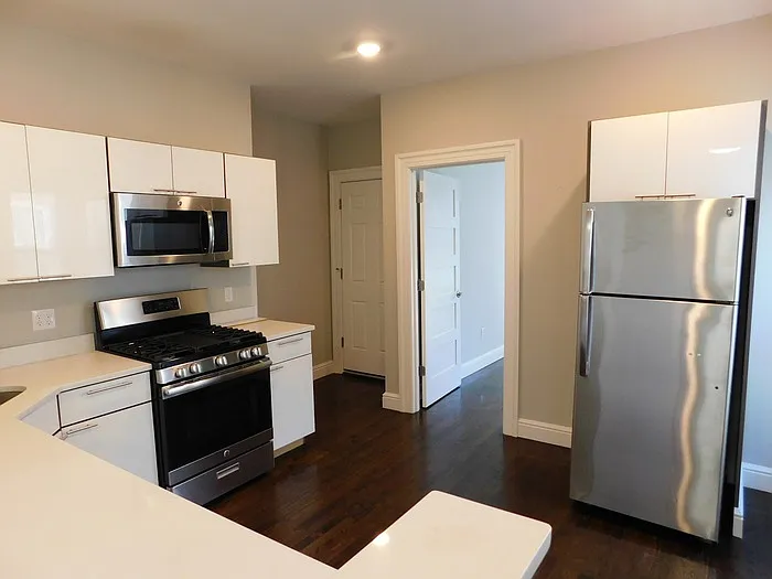 2 bed, 1.0 bath, $3,995 — Photo 3
