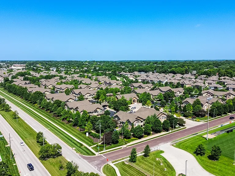 Sovereign at Overland Park — Photo 43