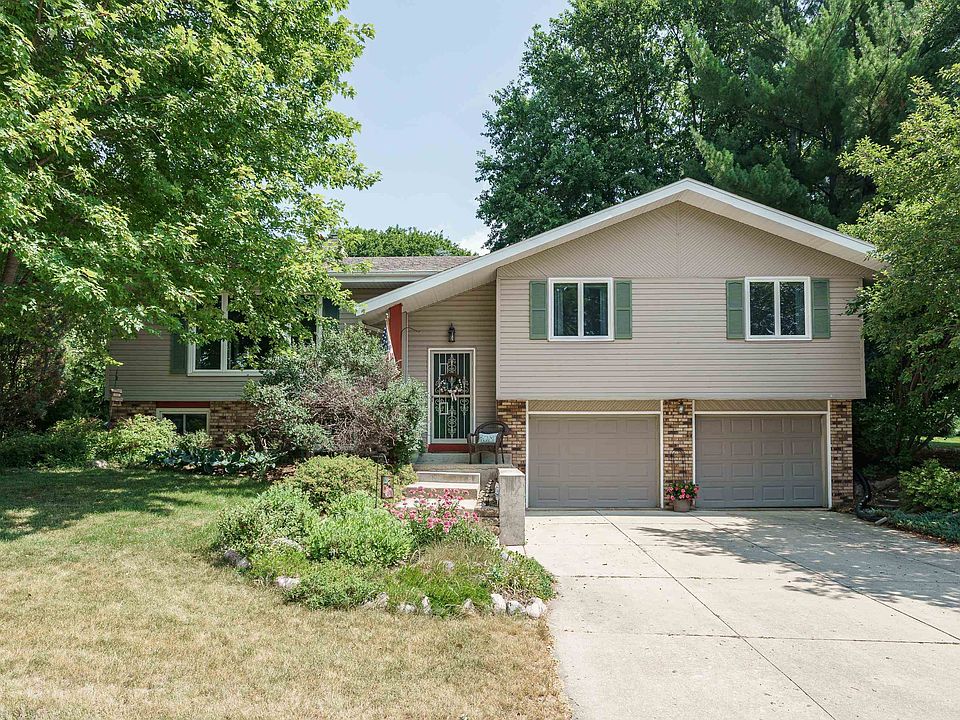 1st image of 432 Applewood Ln