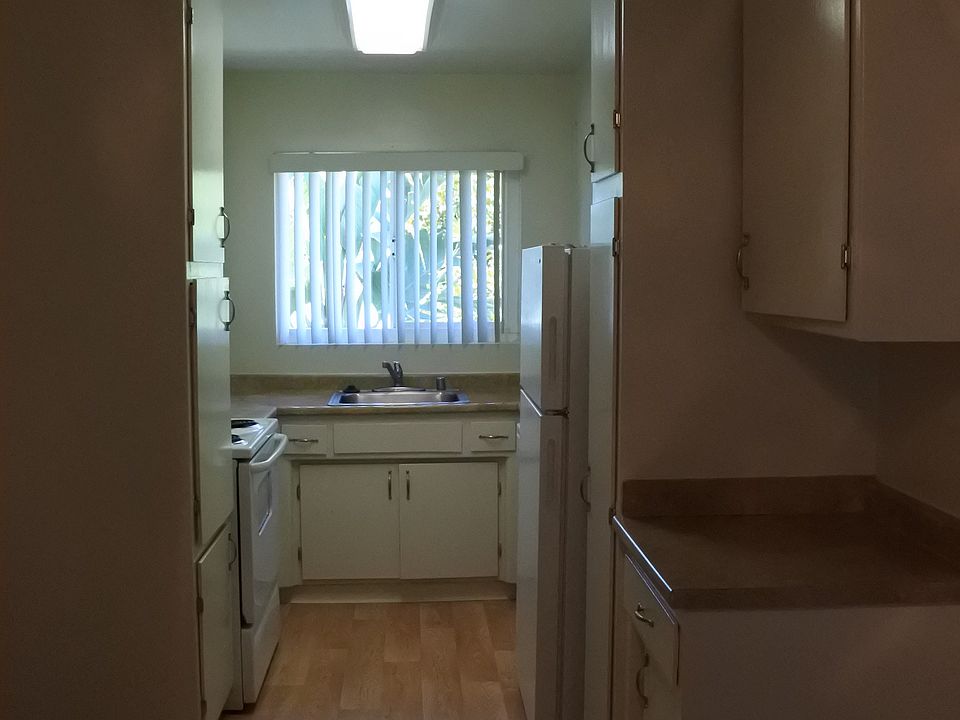 1st image of 520 Columbia Ave APT 09