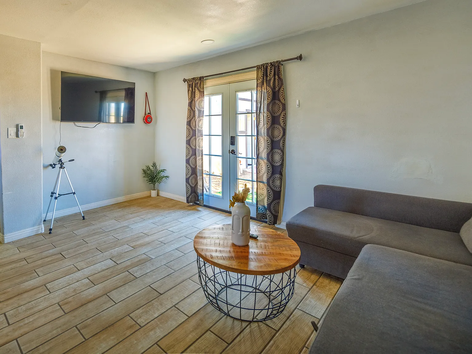 3 bed, 1296 sqft, $1,550 — Photo 4