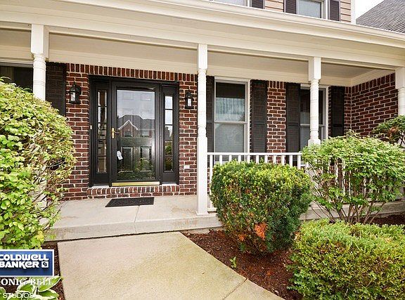 2nd image of 26W441 Pinehurst Dr