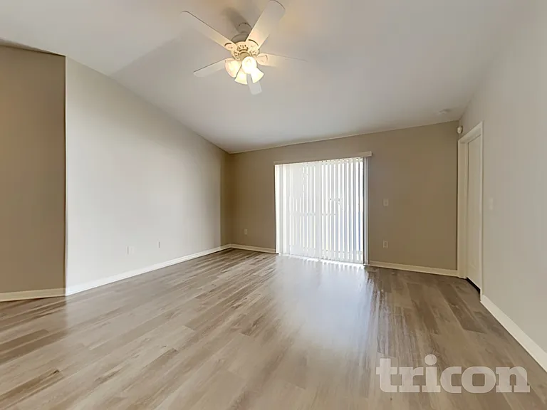12010 Hampshire Field Ct — Photo 3