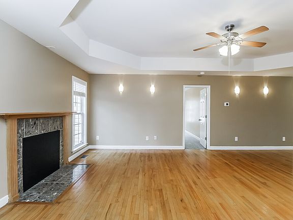 4th image of 2321 Wednesbury Ct