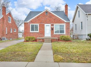 23121 Hayes Ave, Eastpointe, MI 48021