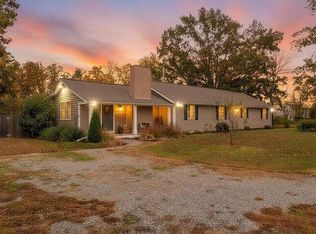 945 Burnt Chimney Rd, Wirtz, VA 24184