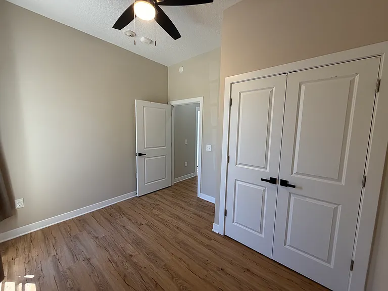 400 N Main St #201 — Photo 8