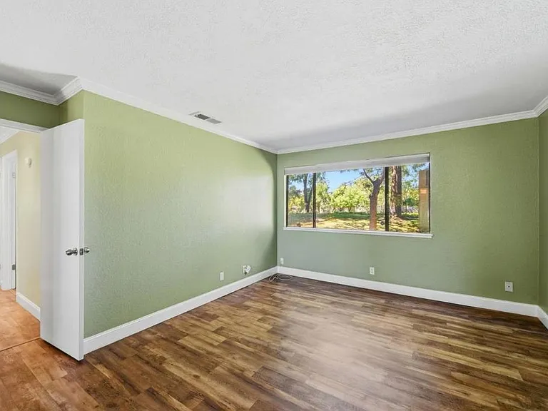 2504 La Terrace Cir — Photo 24