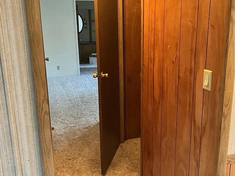 hallway to master (2nd) bedroom