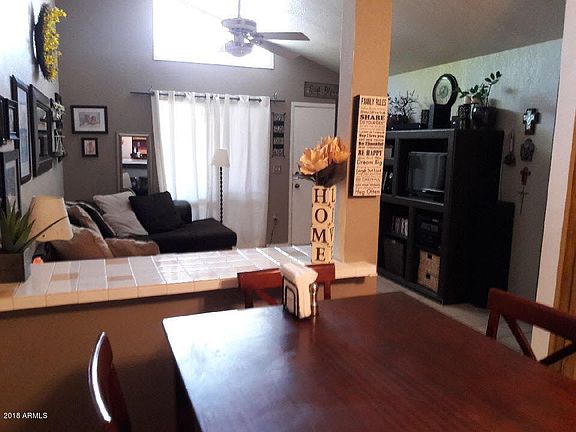 4th image of 712 N Santa Barbara Unit 27