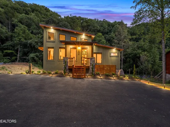 3219 Old Mountain Rd, Sevierville, TN 37876
