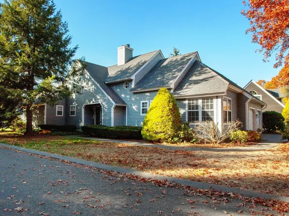 10 Windcrest Drive #10, Granby, CT 06035