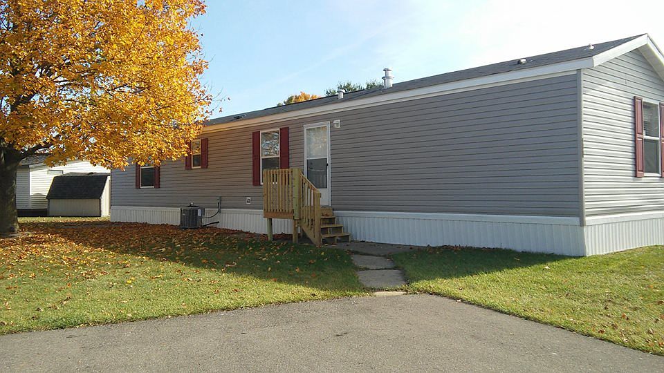 2nd image of 3685 Hawthorne Street