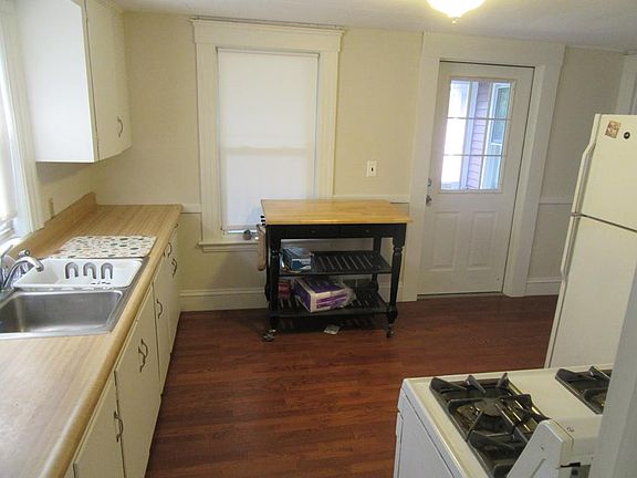 4th image of 47 Dudley St