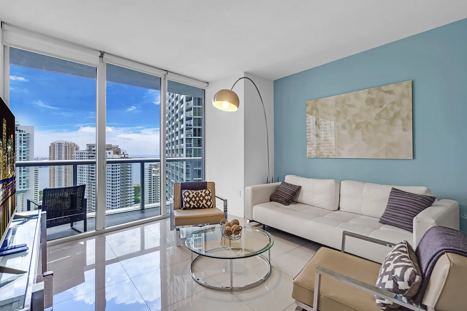 1 bed, 1.0 bath, 882 sqft, $5,335 — Photo 1
