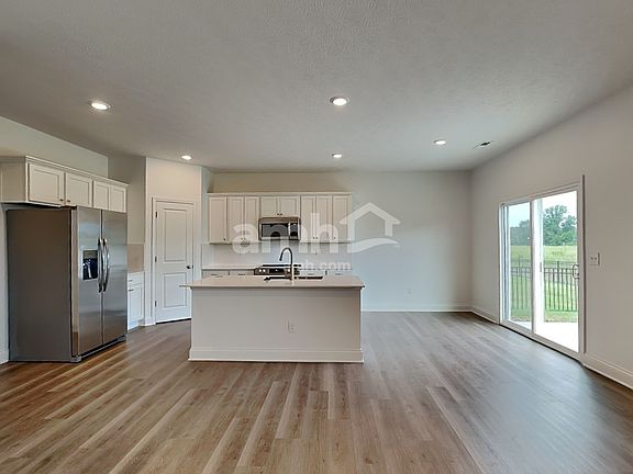 5th image of 9202 Henley Ave SW