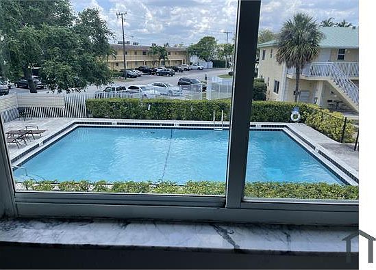 2nd image of 909 Pine Dr APT 9