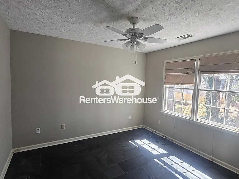 891 Providence Dr — Photo 24