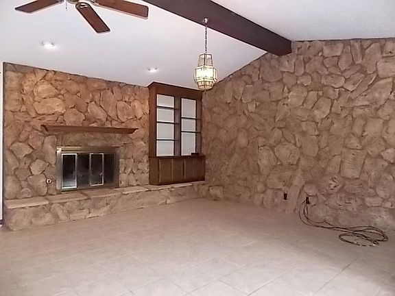 4th image of 2417 Edgewood Dr