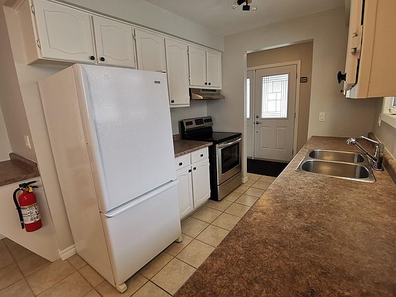 3rd image of 775 Milford Dr