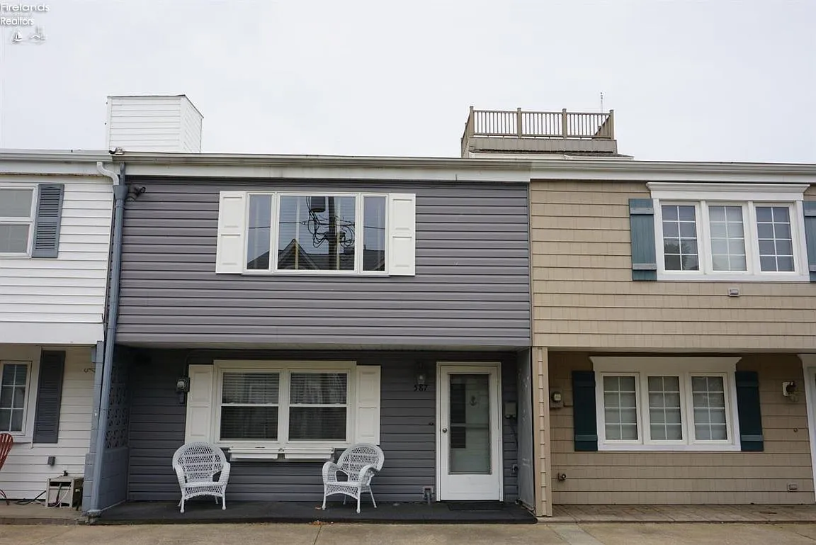 587 Bimini Dr photo 1