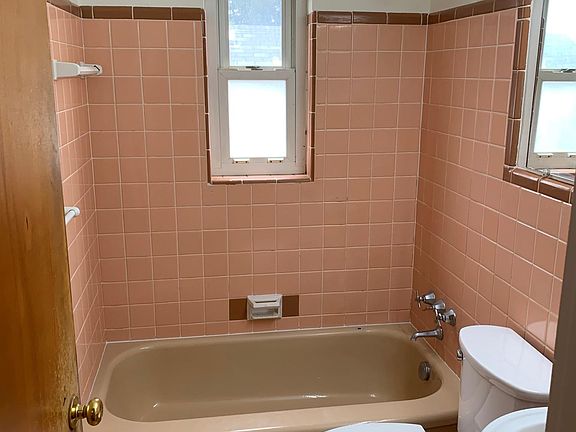 5th image of 4403 Duneden Ave #2